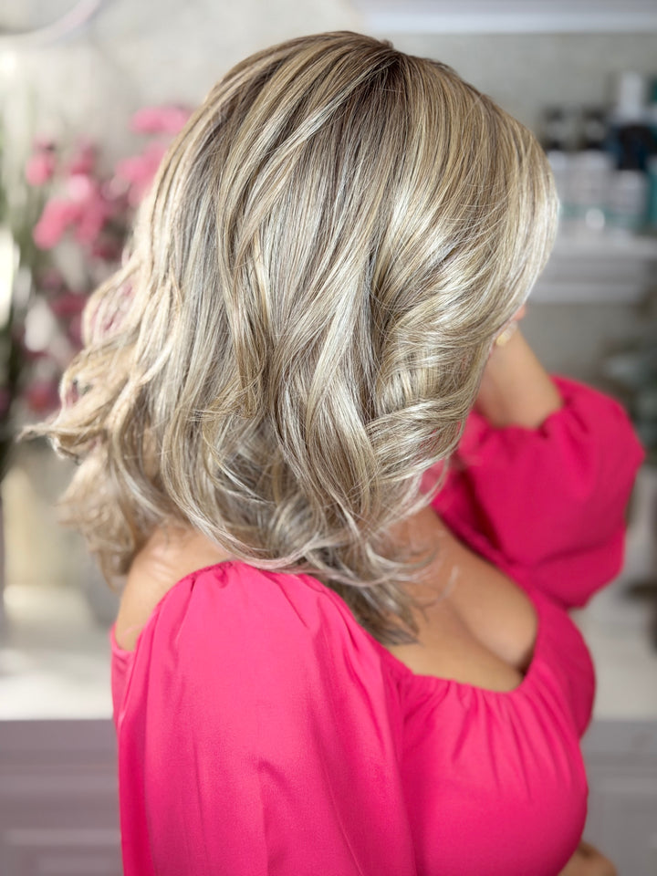 PERFECTLY POISED - Soft Beige Blonde
