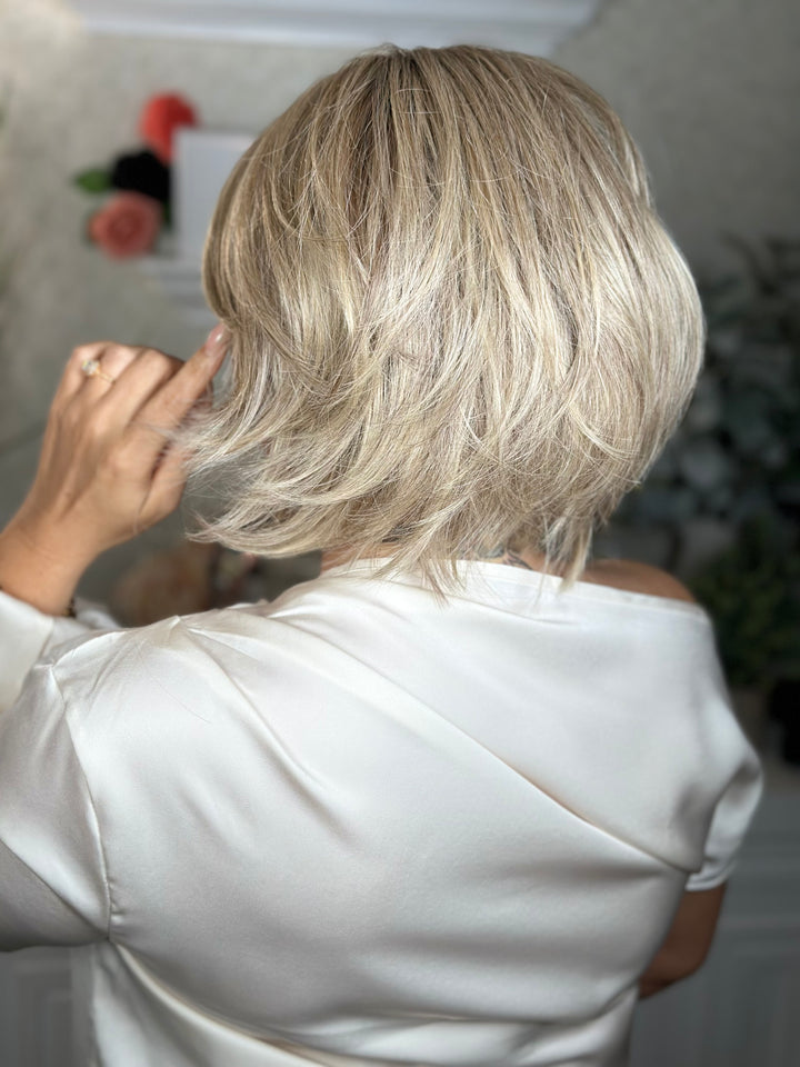 THE JULIE - Broadway Blonde