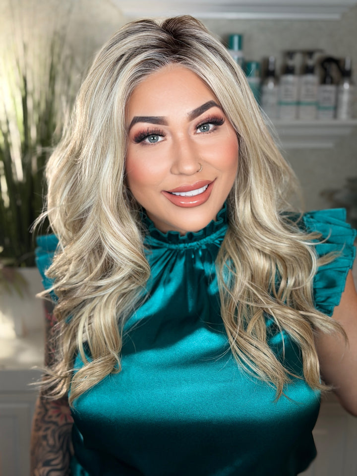 PRETTY POISON - Sandy Blonde