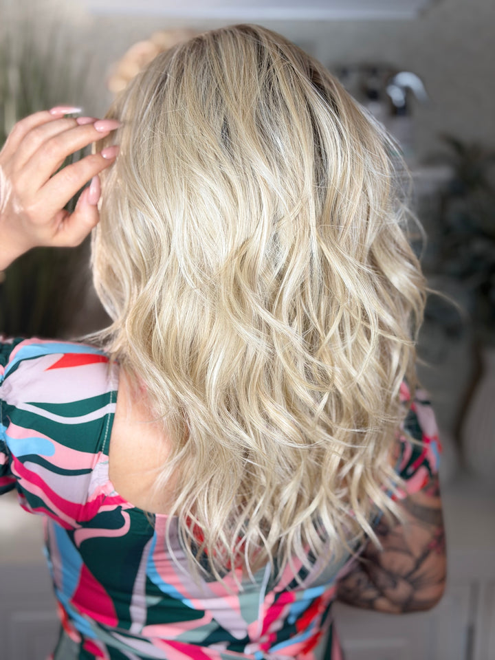 WORLD FAMOUS - Macadamia Blonde