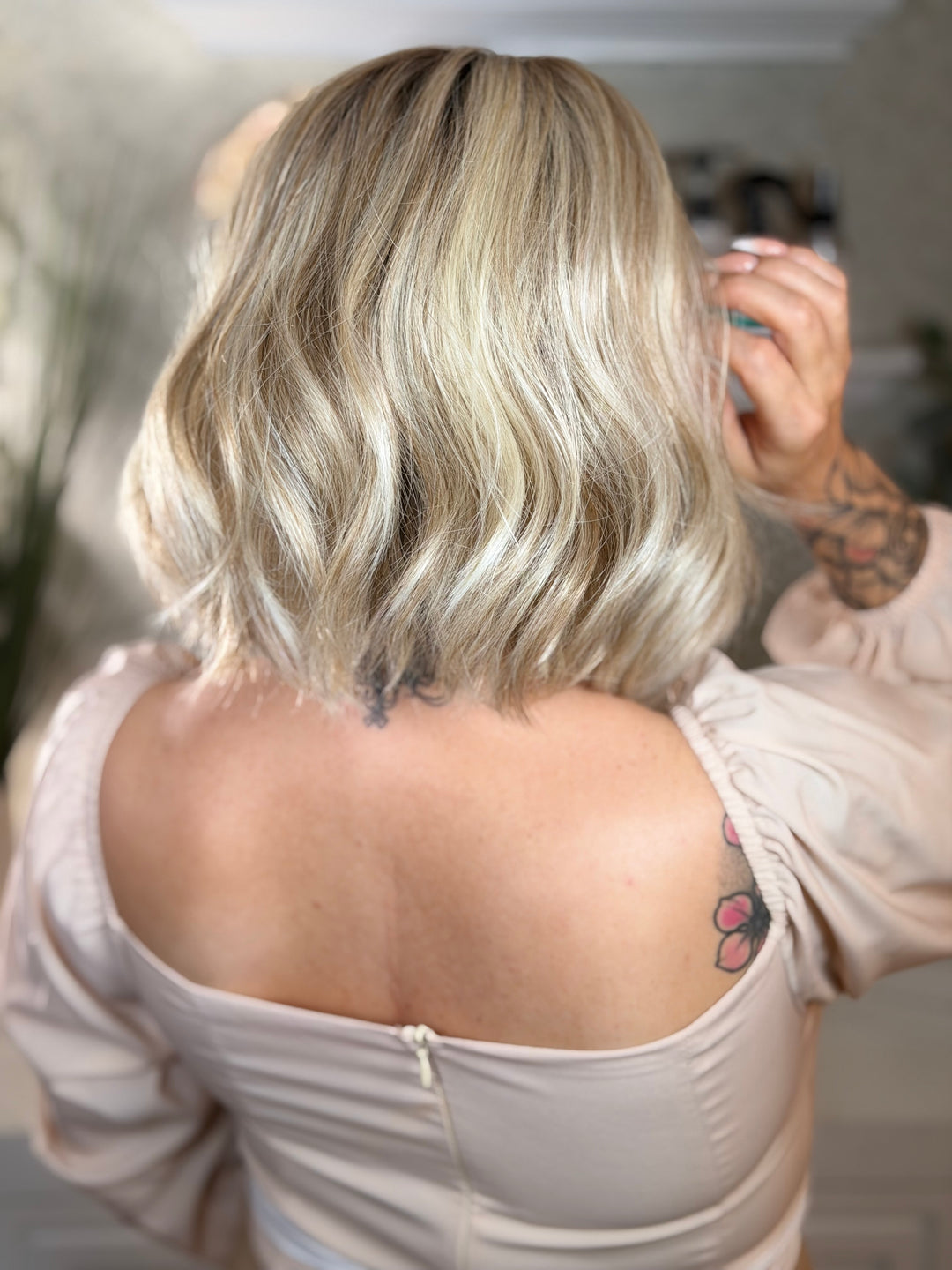 JUST THRIVE - Sandy Blonde