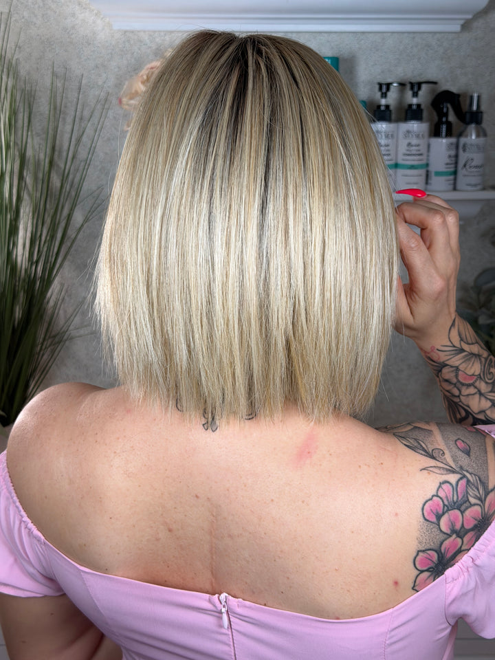 CLASS ACT - Buttercream Blonde*