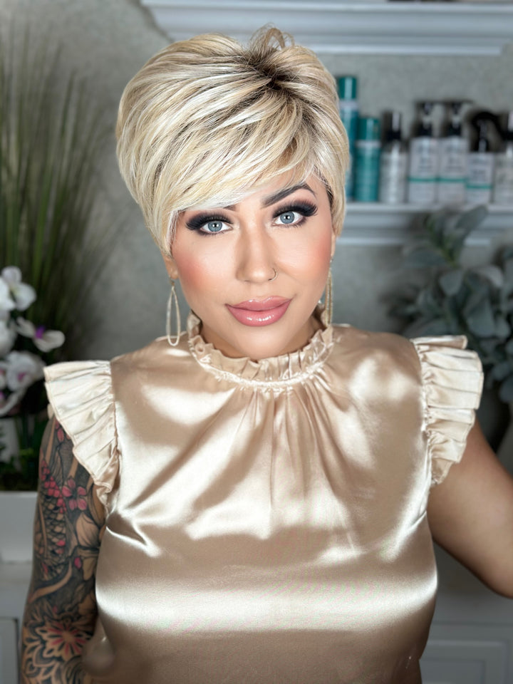 FEELING FAB - Frosted Honey Blonde