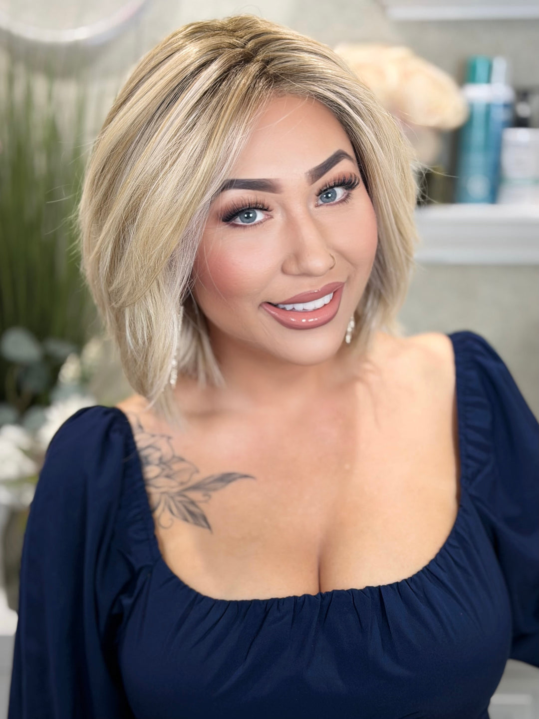UNDIVIDED ATTENTION - Paparazzi Blonde