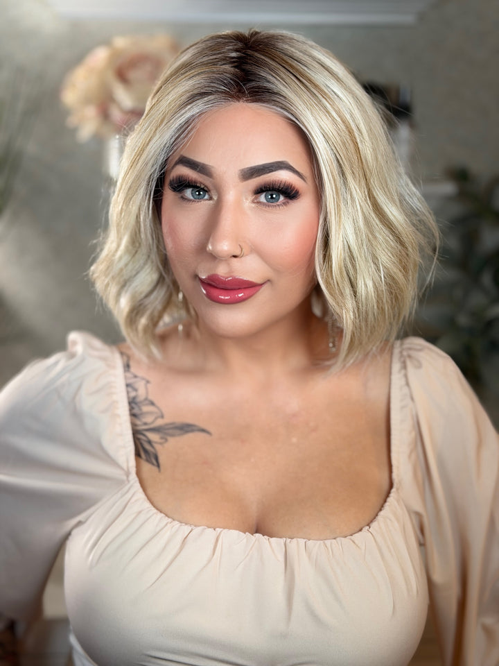 JUST THRIVE - Sandy Blonde