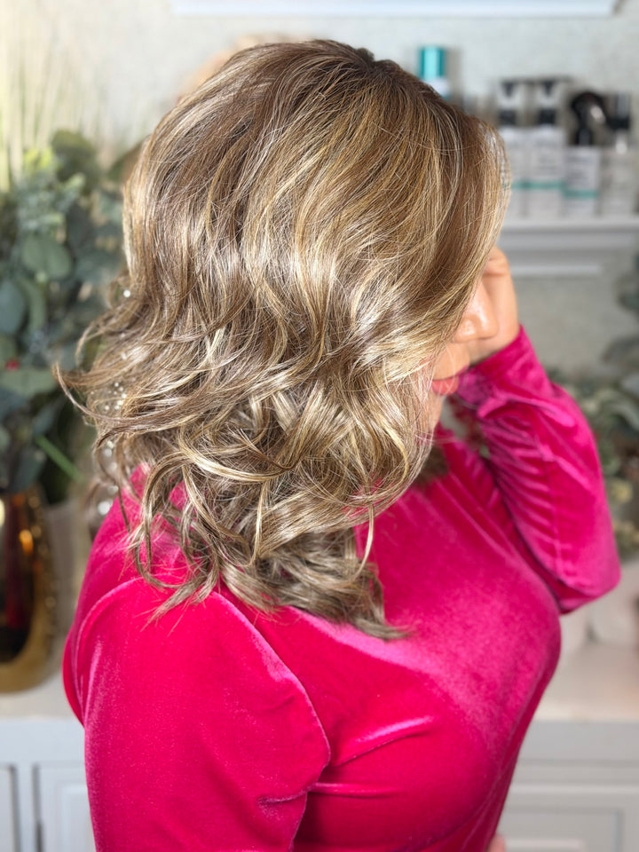 BOMBSHELL BEAUTY - Frosted Pecan