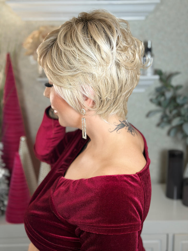 NEWS BREAK - Paparazzi Blonde