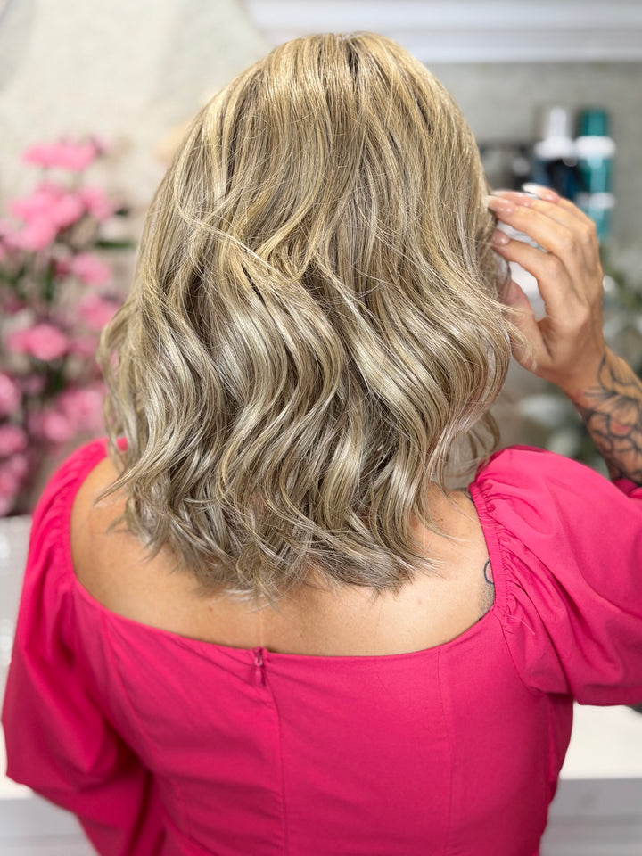 WELL VERSED - Soft Beige Blonde