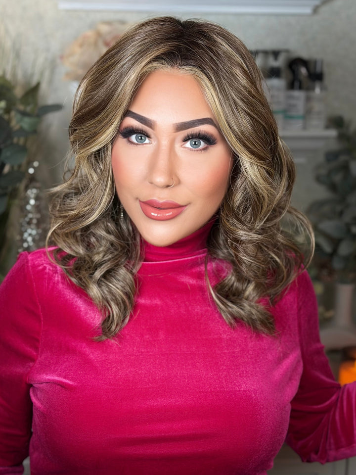 BOMBSHELL BEAUTY - Frosted Pecan