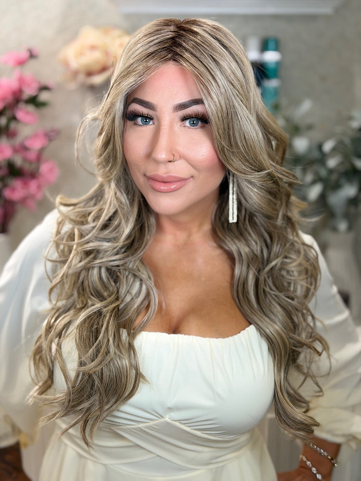 OUTSTANDING OVATION - Soft Beige Blonde