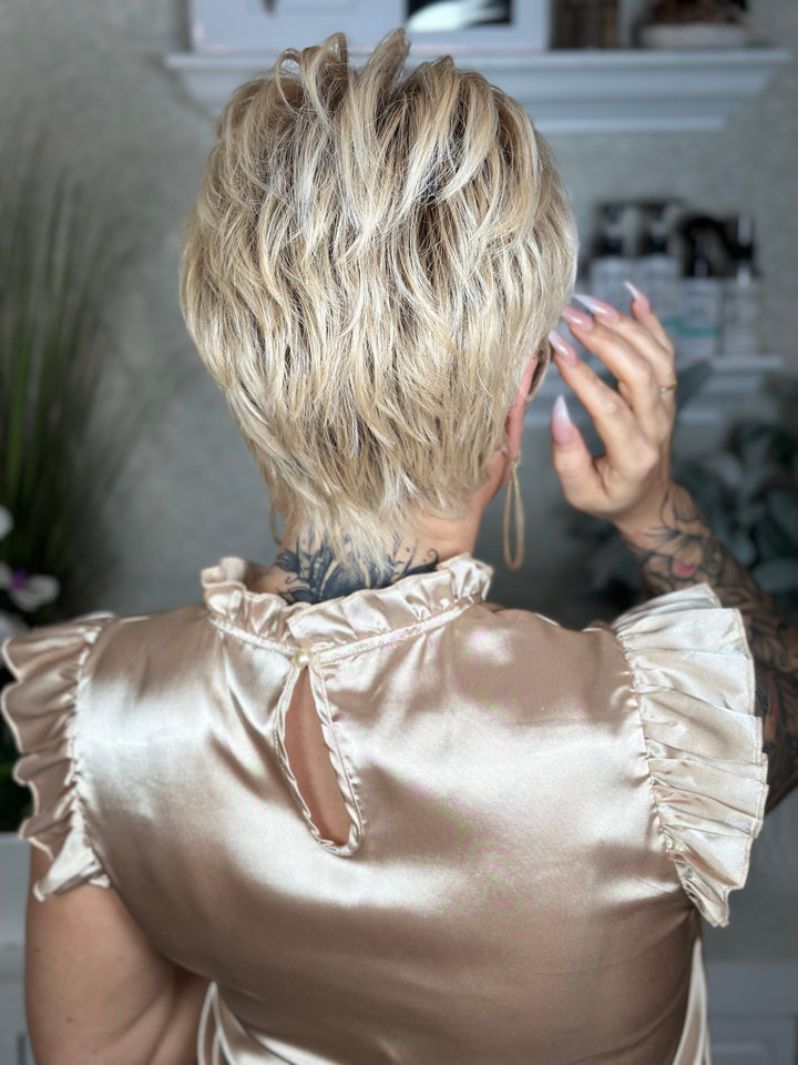 FEELING FAB - Frosted Honey Blonde