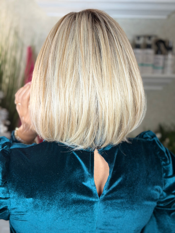 BLIND DATE - Sandy Blonde