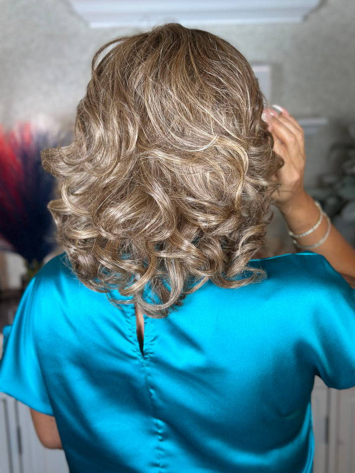 PICTURE PERFECT - Almond Swirl