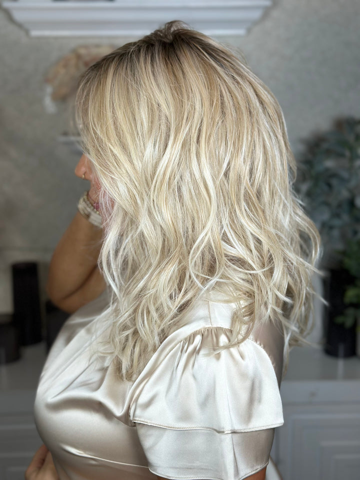 FASHION FORWARD - Paparazzi Blonde