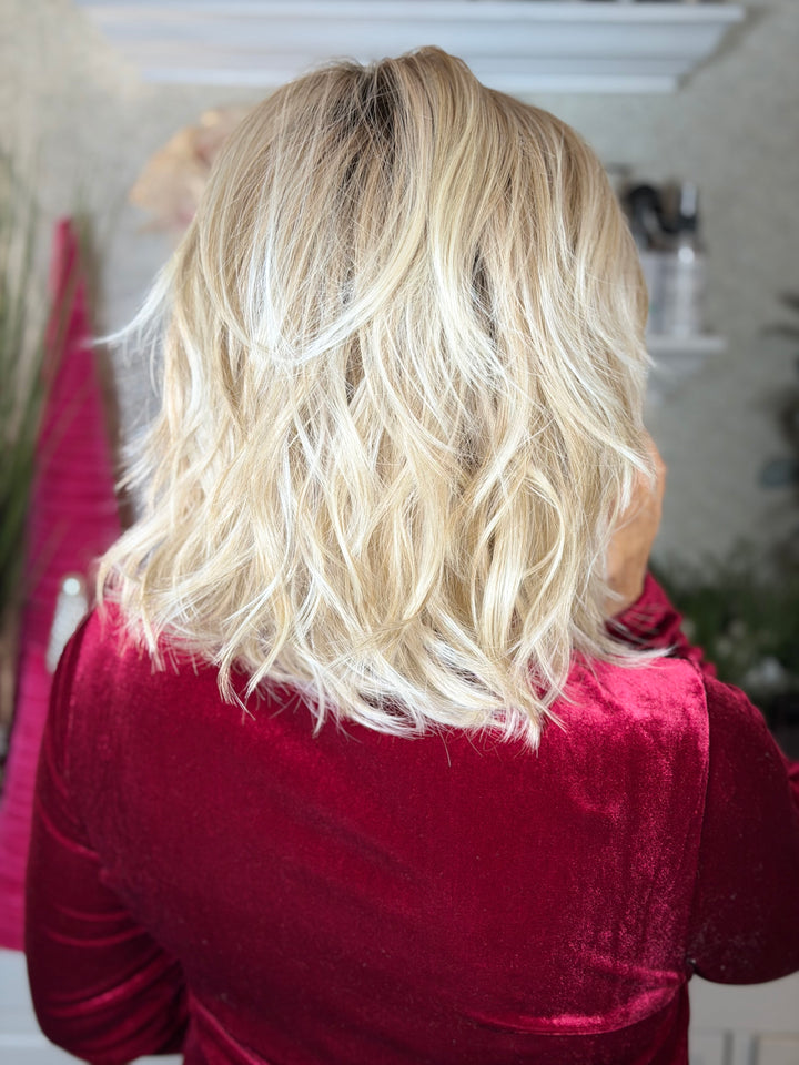 TAKING FLIGHT - Paparazzi Blonde