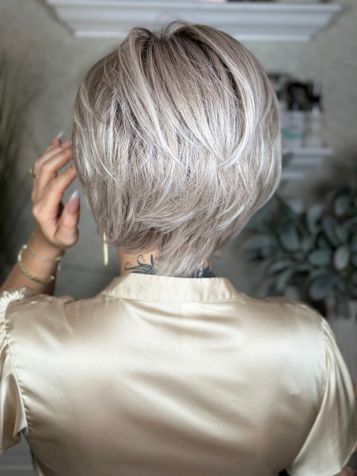 PRECIOUS MOMENT - Dove Grey