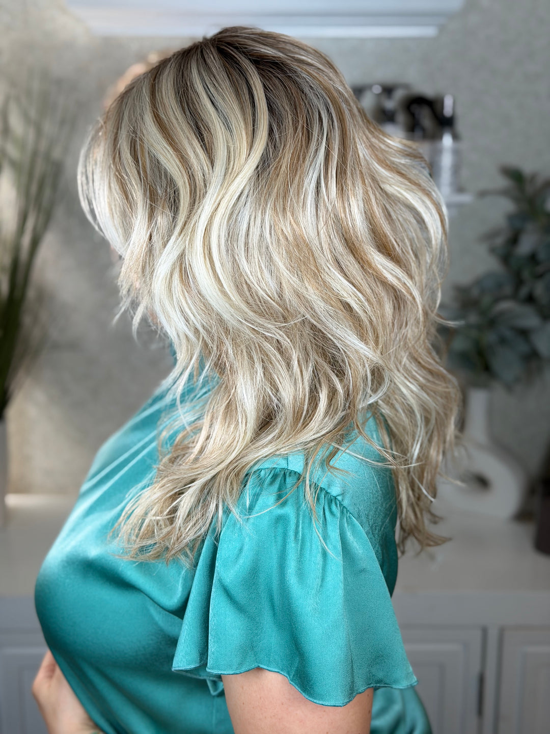 IMPULSIVE DECISION - Sandy Blonde