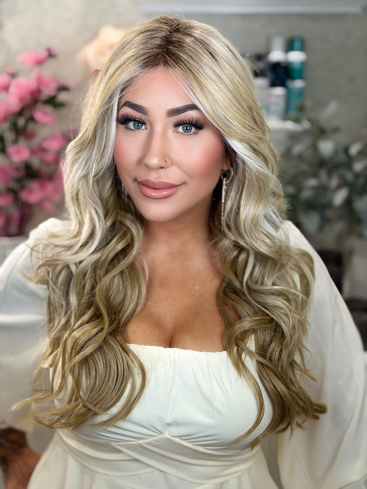 OUTSTANDING OVATION - Cream Soda Blonde
