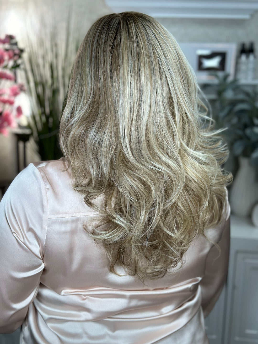 OUTSTANDING OVATION - Frosted Blonde*