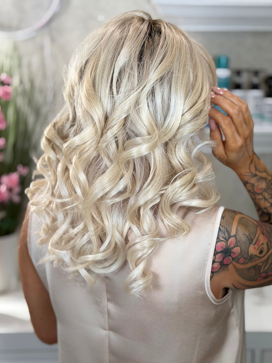 HOT COMMODITY - Hollywood Blonde