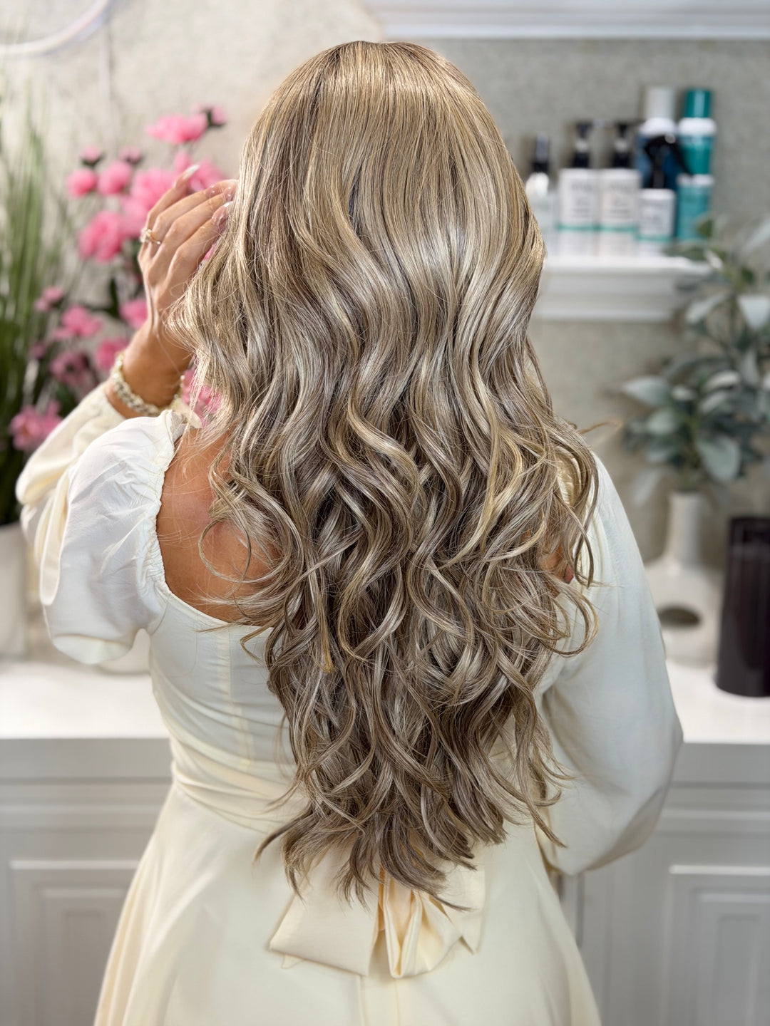 OUTSTANDING OVATION - Soft Beige Blonde
