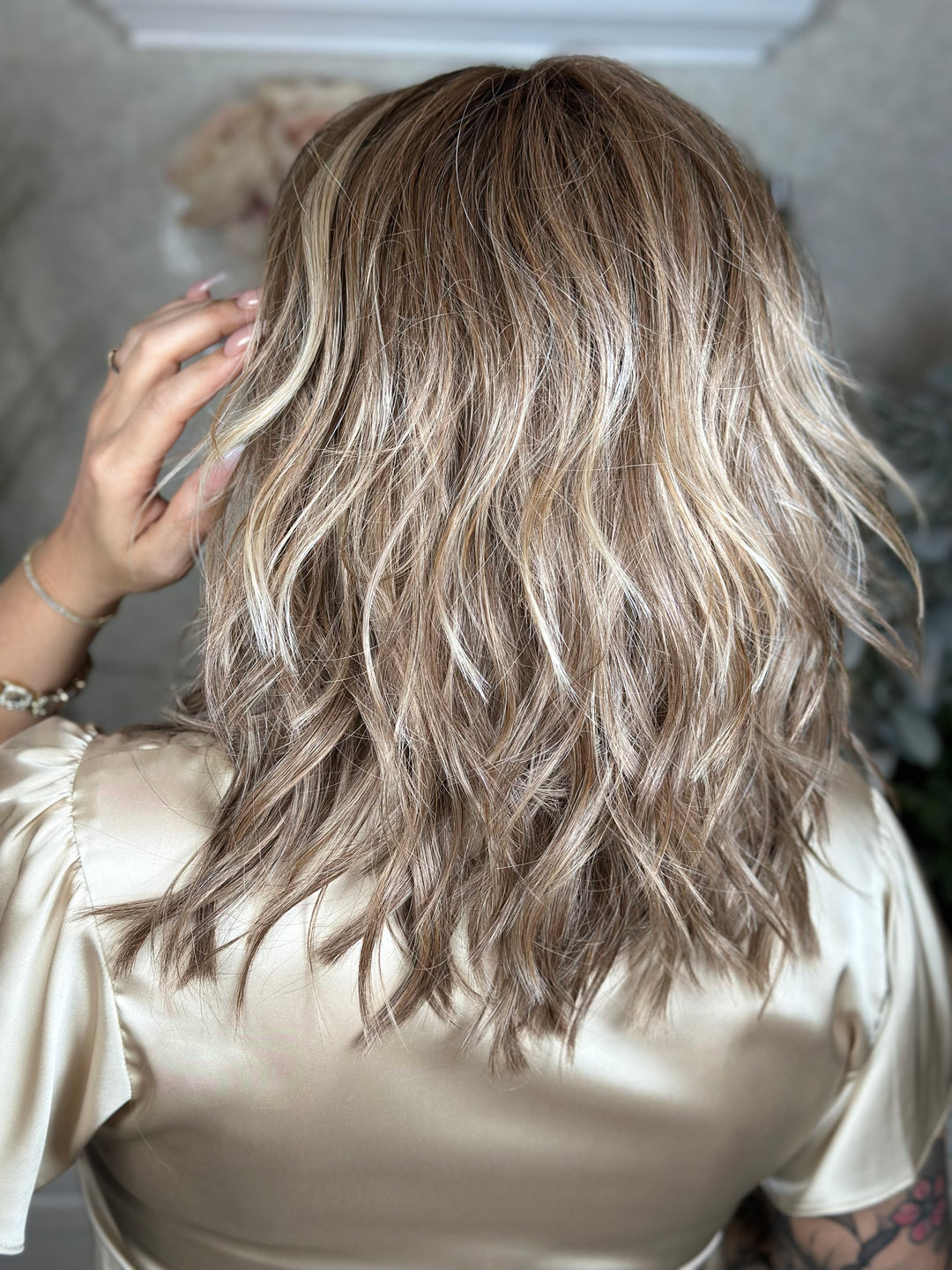 PRETTY POMP - Almond Latte