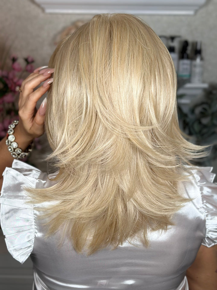 ELEGANCE AWAITS - Champagne Blonde (No Root)