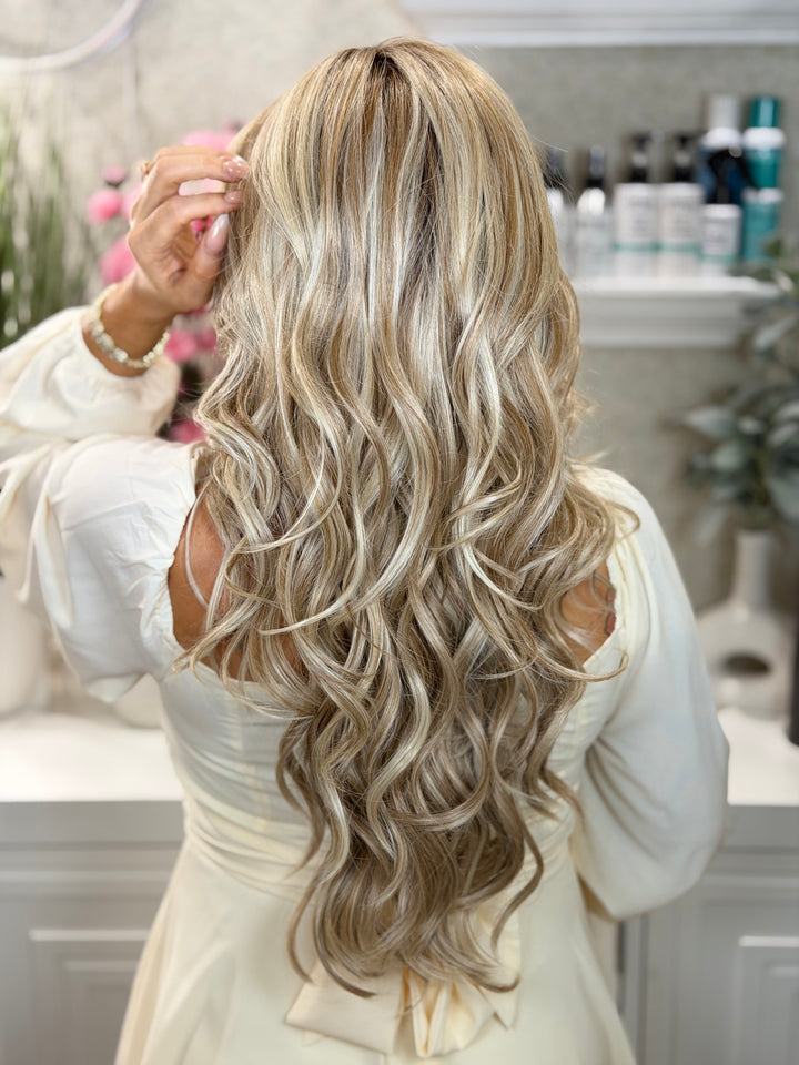 OUTSTANDING OVATION - Sandy Blonde*