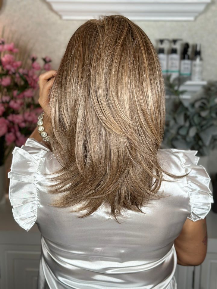ELEGANCE AWAITS - Almond Swirl