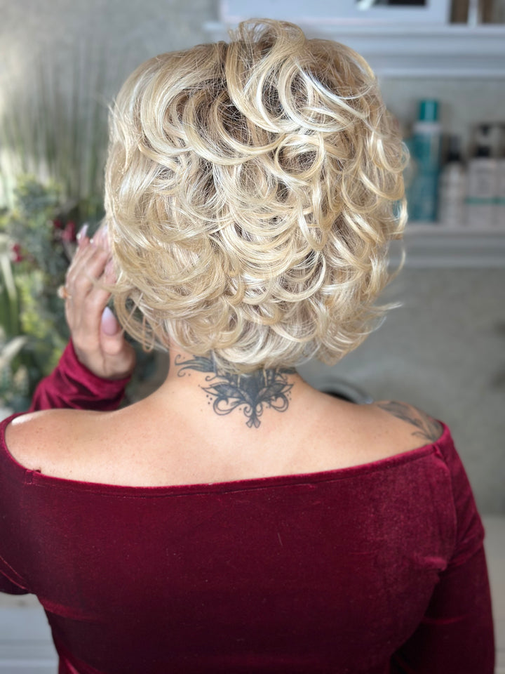 SOFT FOCUS - Frosted Honey Blonde