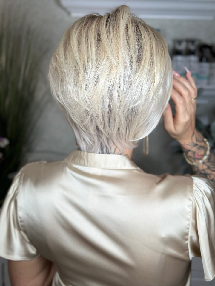 PRECIOUS MOMENT - Hollywood Blonde