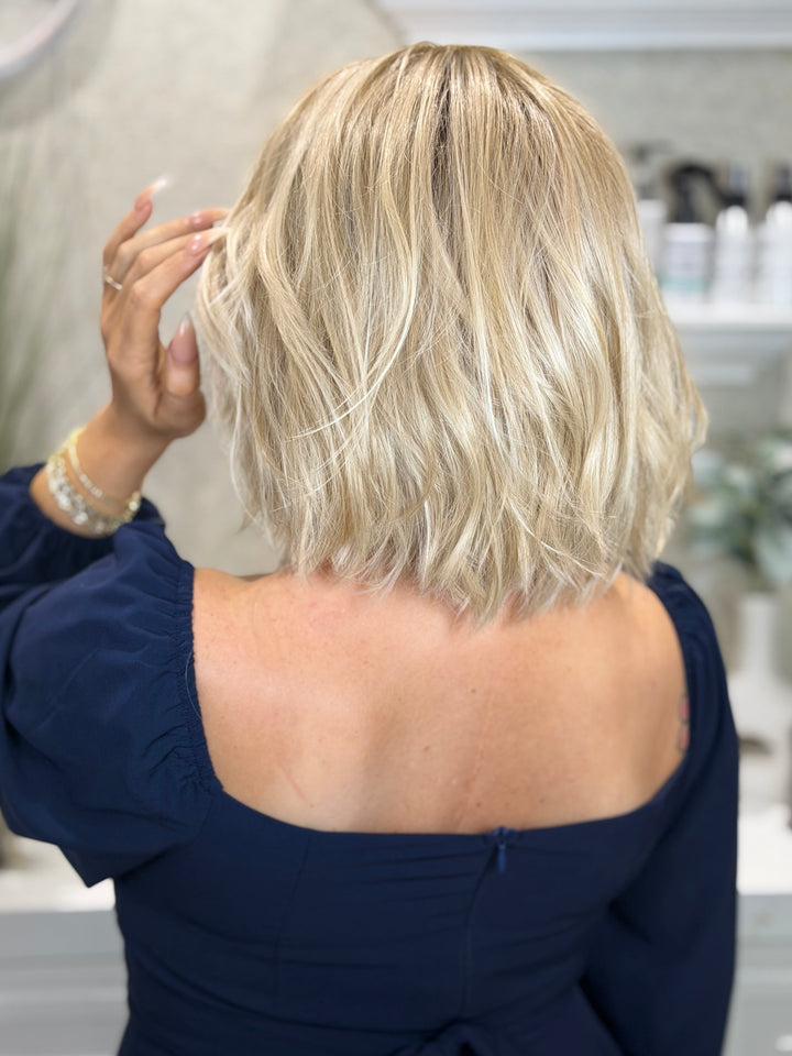UNDIVIDED ATTENTION - Paparazzi Blonde