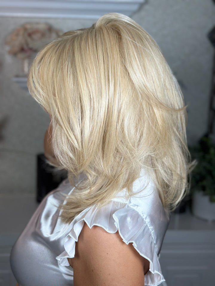 ELEGANCE AWAITS - Champagne Blonde (No Root)