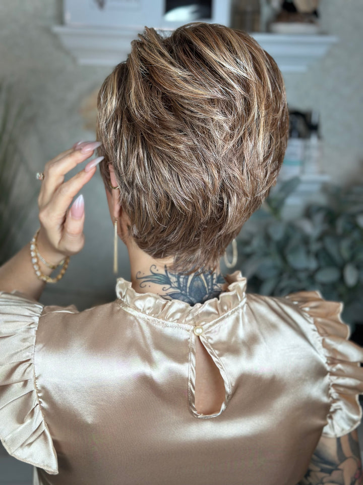 FEELING FAB - Toasted Almond