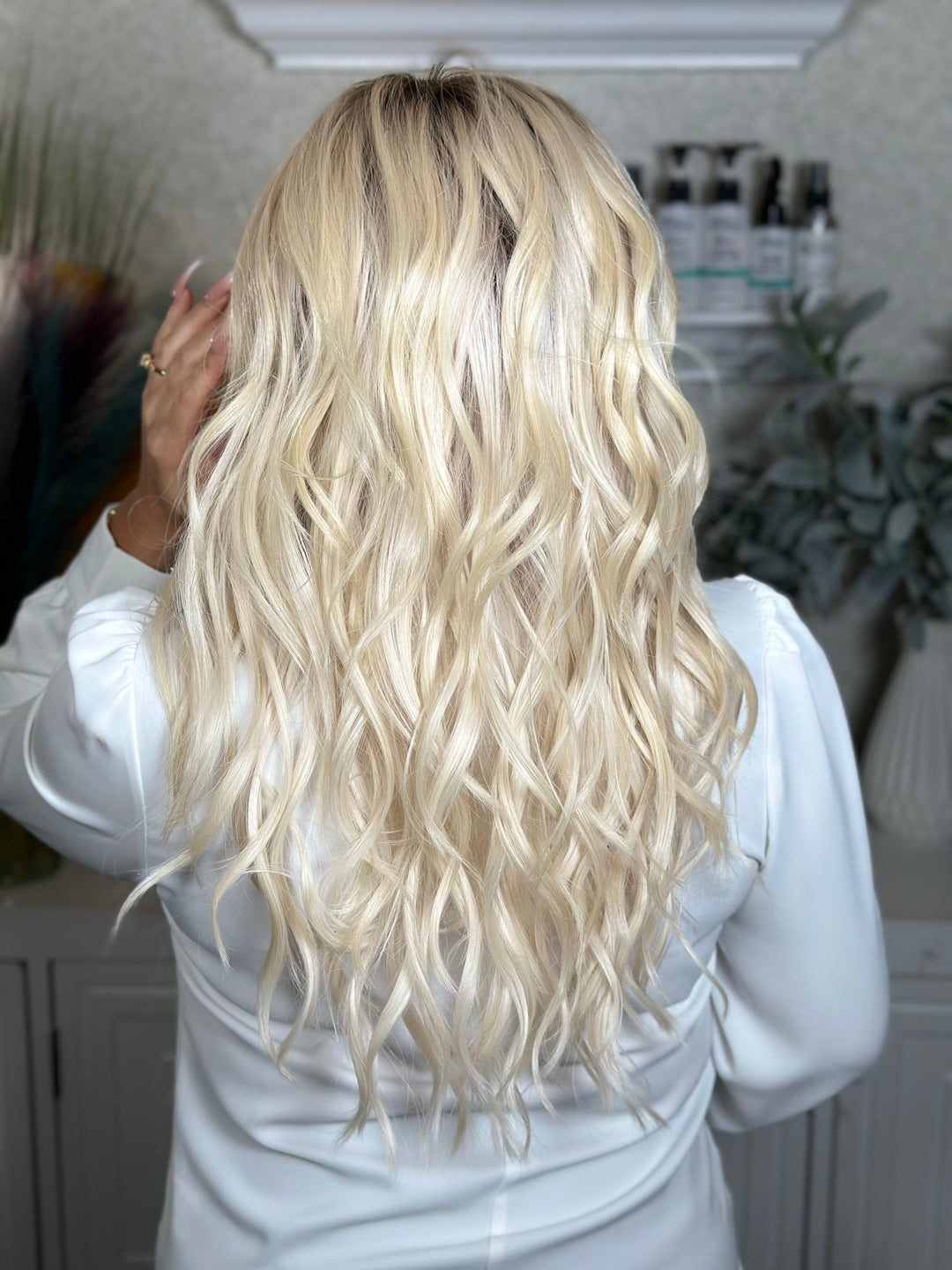 SWEET ROMANCE - Hollywood Blonde