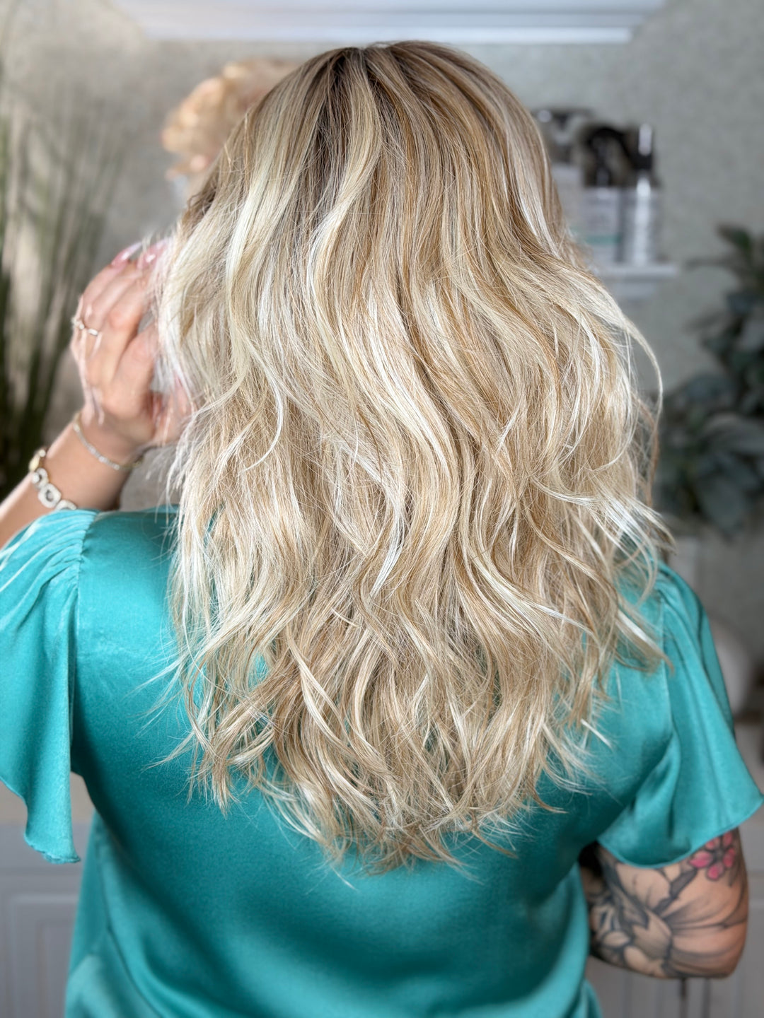 IMPULSIVE DECISION - Sandy Blonde