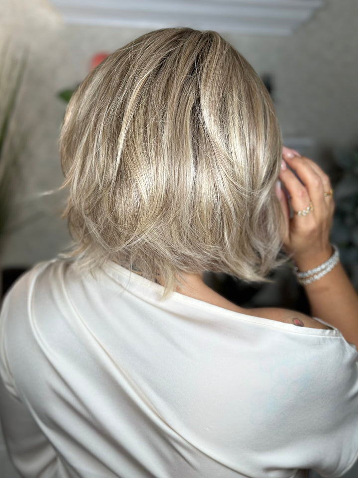 THE JULIE - Broadway Blonde