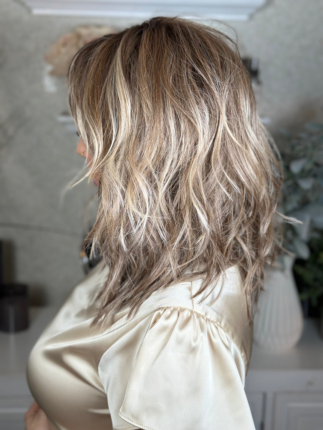 PRETTY POMP - Almond Latte