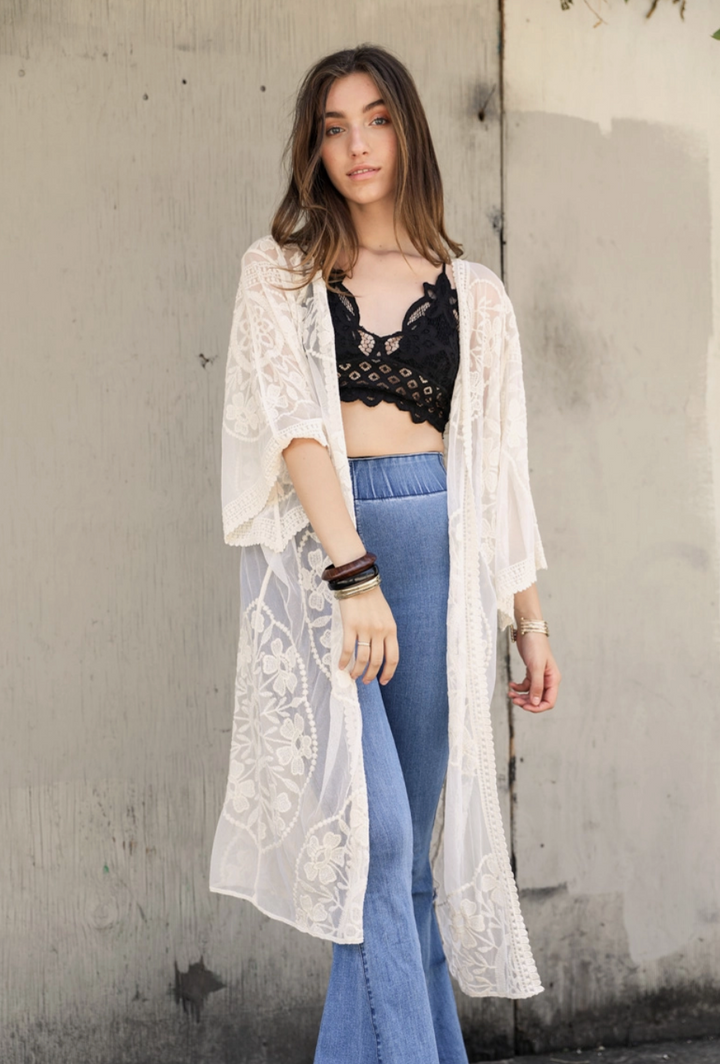 THIS IS IT - Lace Kimono (Ivory)